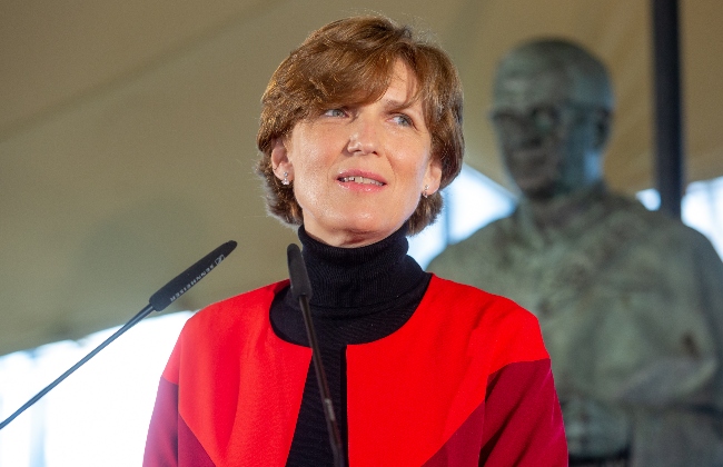 María Iraburu, new rector