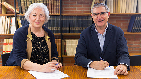 The agreement was signed by Miguel A. Alonso del Val, director of the academic center, and María Victoria Cañas, president of the platform.