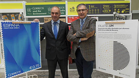 Guillermo Santos, director of the Post Office, and Miguel Ángel Alonso del Val, director of the School of Architecture