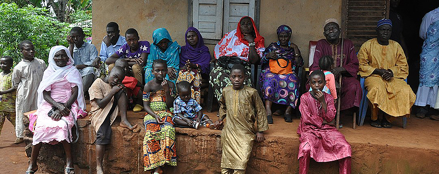 People in a rural area of Cameroon [Photokadaffi].