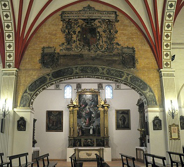 Heraldic emblem of Luis Cervantes Enriquez de Navarra in the chapel of the Assumption. 