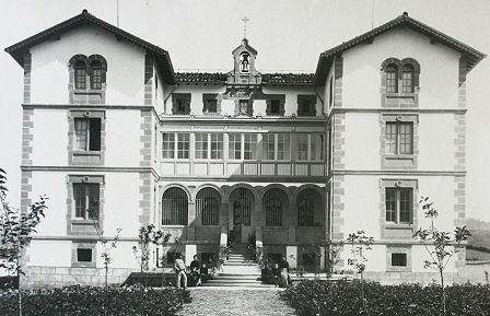 Alcoz. Main façade of the Iriarte Asylum (Photo: Aquilino García Deán. file Municipal de Pamplona)