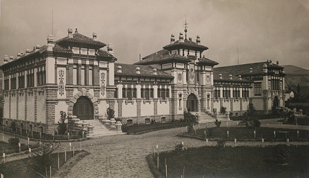 Villava. Palace of the National Viticulture congress . Main façade. (Photo: file General of the University of Navarra)