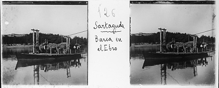 Sartaguda. Boat on the Ebro