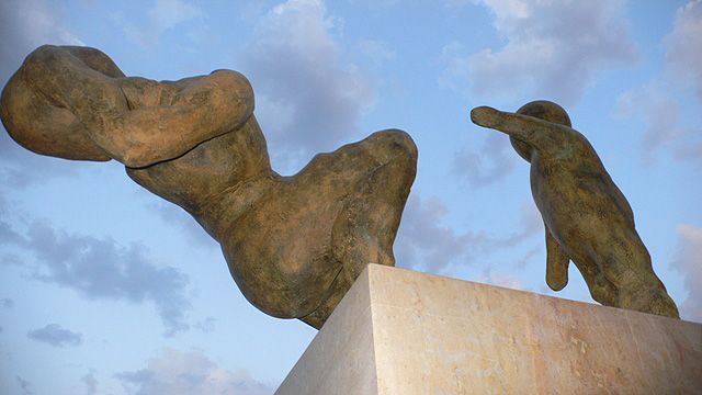 Juan José Aquerreta. Monument to the Victims of Terrorism. 2007 place del Baluarte. Pamplona