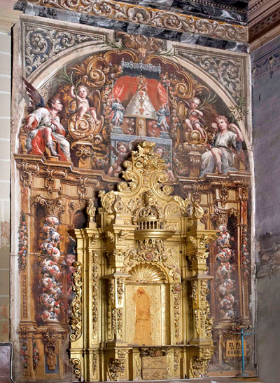Fake altarpiece in the San Francisco de Viana convent