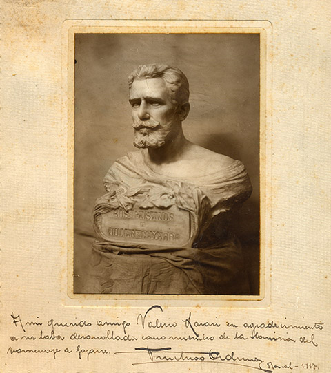 Bust of Julián Gayarre with a dedication by Fructuoso Orduna to his friend Valerio Labari. Roncal, 1917. Col. José Ignacio Riezu Boj.