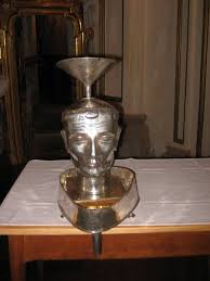 View of the reliquary head of St. Gregory ready to pour the water.