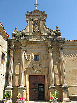 Arróniz. Basilica of Our Lady of Mendía. Front façade. Photo: J. J. Azanza.