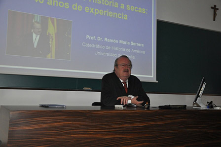 The seminar of Professor Ramón Serrera took place at classroom 31 of Central Building of the University of Navarra.
