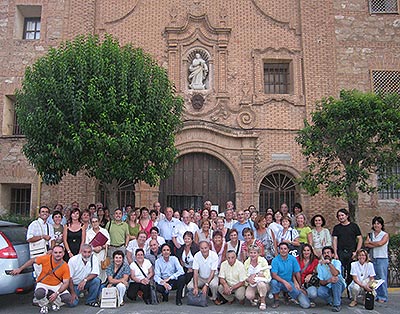 Photograph from group of the attendees to the guided visit