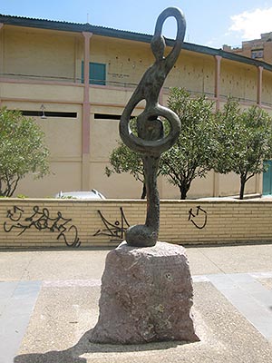 Monument to Fernando Remacha ("La Musa"). Pedro Jordán, 1998