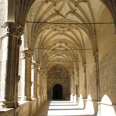 Crossing of the cloister of the Irache Monastery