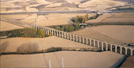 Noáin Aqueduct