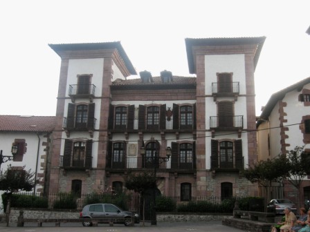 House of the Gastón de Iriarte family. Irurita followed the model of the Iriartea house in Erratzu, where its owner was born.