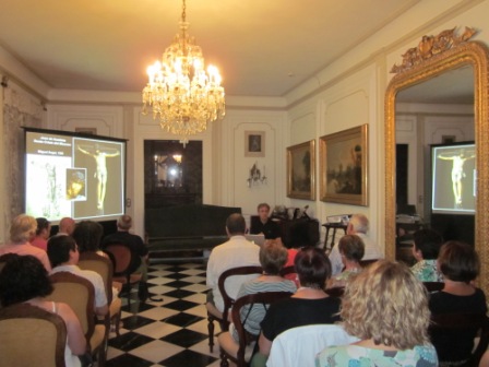 The lecture was held at the Palacio de los Mencos in Tafalla.