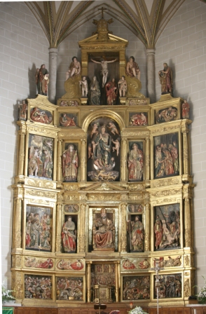 Main altarpiece of the parish of San Pedro Romanesque work by Bernabé Imberto (1594 and 1610).