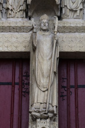 San Fermin. Mullion of the doorway dedicated to the saint. Cathedral of Amiens
