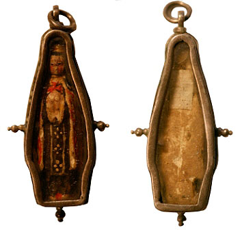 Case with crowned nun. Augustinian Recollect nuns