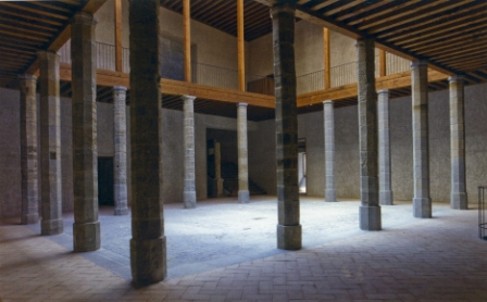 Palace of the Constable of Navarre. Inner courtyard
