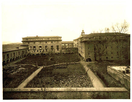 Episcopal Palace of Pamplona. Rear façade and orchard