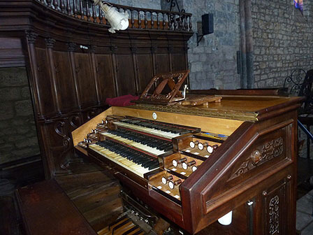 Keyboard of the Romantic organ of Vera de Bidasoa