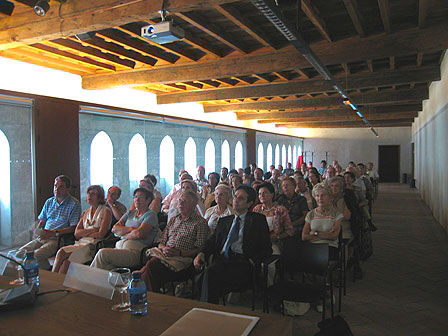 The lecture took place at the Civivox Condestable in Pamplona.