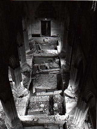 Central nave of the cathedral: excavations 