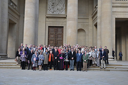 Photograph of group of the course attendees after the closing of the course in front of the façade of the Cathedral.