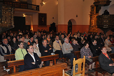 The roundtable took place in the parish church and was attended by a large audience.