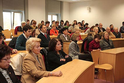 The lecture took place at classroom 30 of Central Building of the University of Navarra.