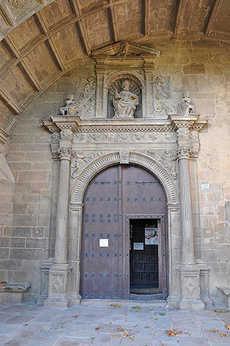 Front façade of the church of San Pedro Aibar