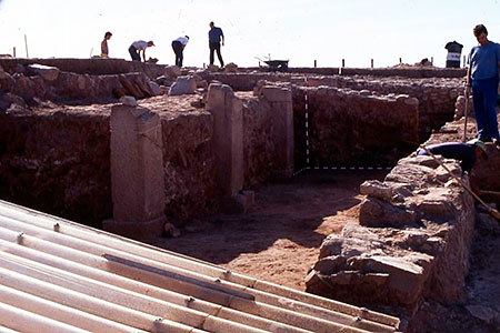 Excavation process of the villa's wine cellar.