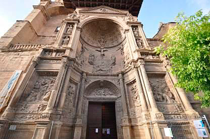 Renaissance façade of the church of Santa María de Viana