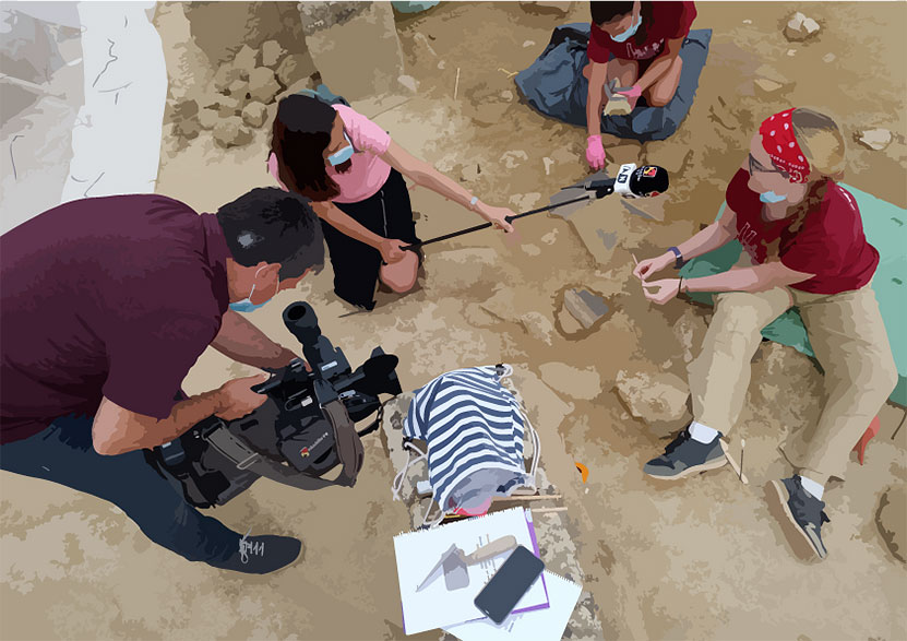 Student from Diploma of Archaeology attends to the media at the excavation of Los Bañales de Uncastillo.