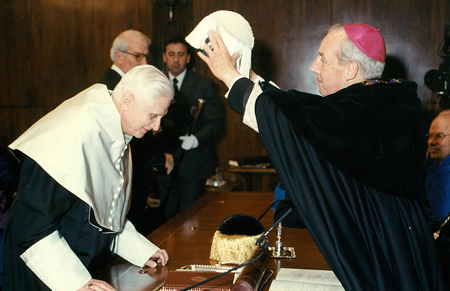 Joseph Ratzinger, doctor <i>honoris causa</i>