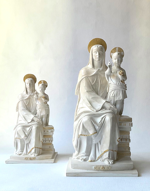 Sizes 18 and 24 cm of the Madonna of the Virgin of the campus