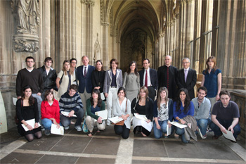 María de la Paz Díaz and Bárbara Martínez, students at the University of Navarra, g