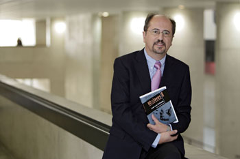 Presentation of the latest book by José Luis Orihuela, '80 claves sobre el futuro del